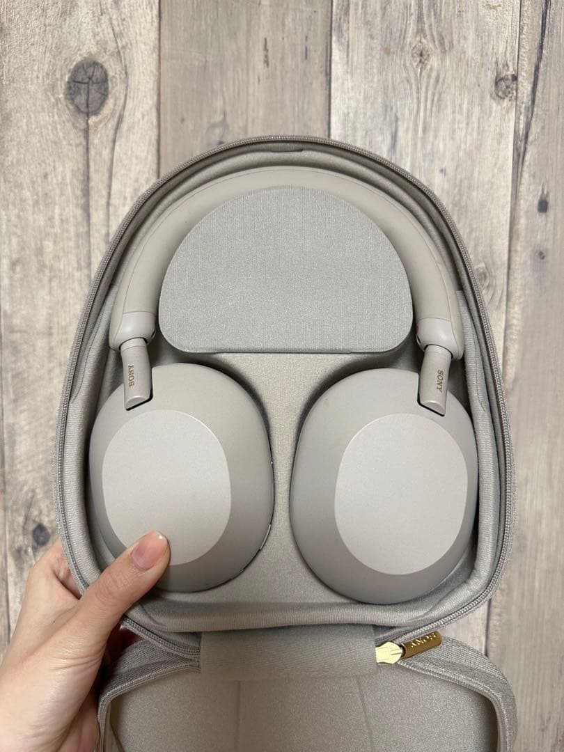 sony WH-1000XM5ヘッドフォン