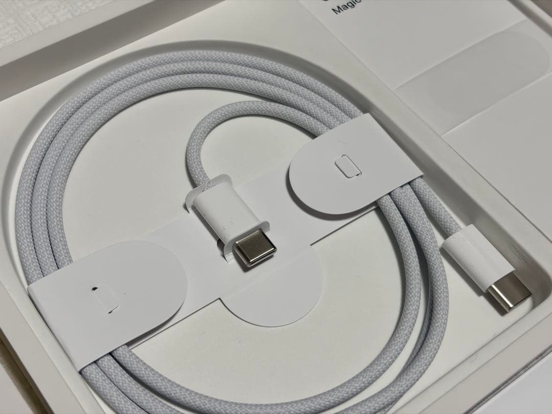 Magic Trackpad（USB‑C）ホワイト（Multi-Touch対応）