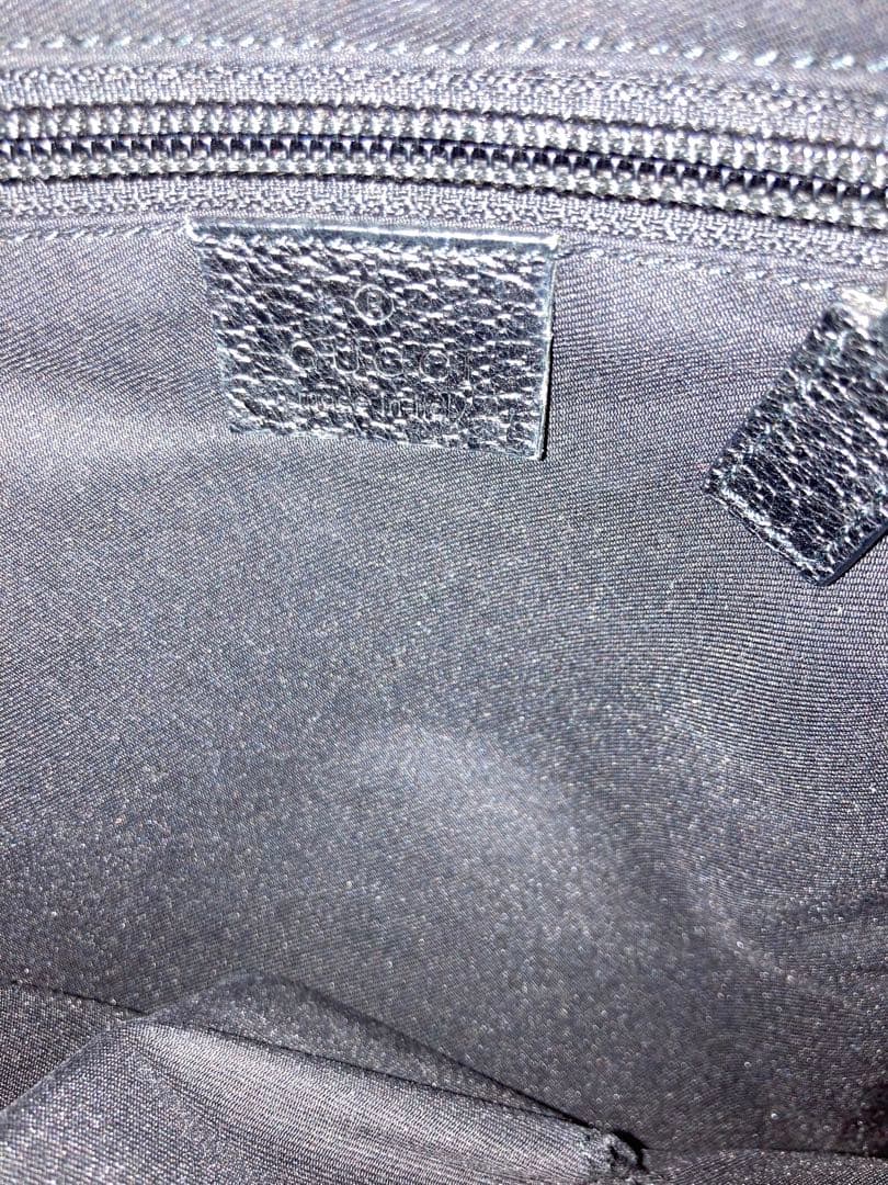 Gucci ブラック ショルダーバッグ