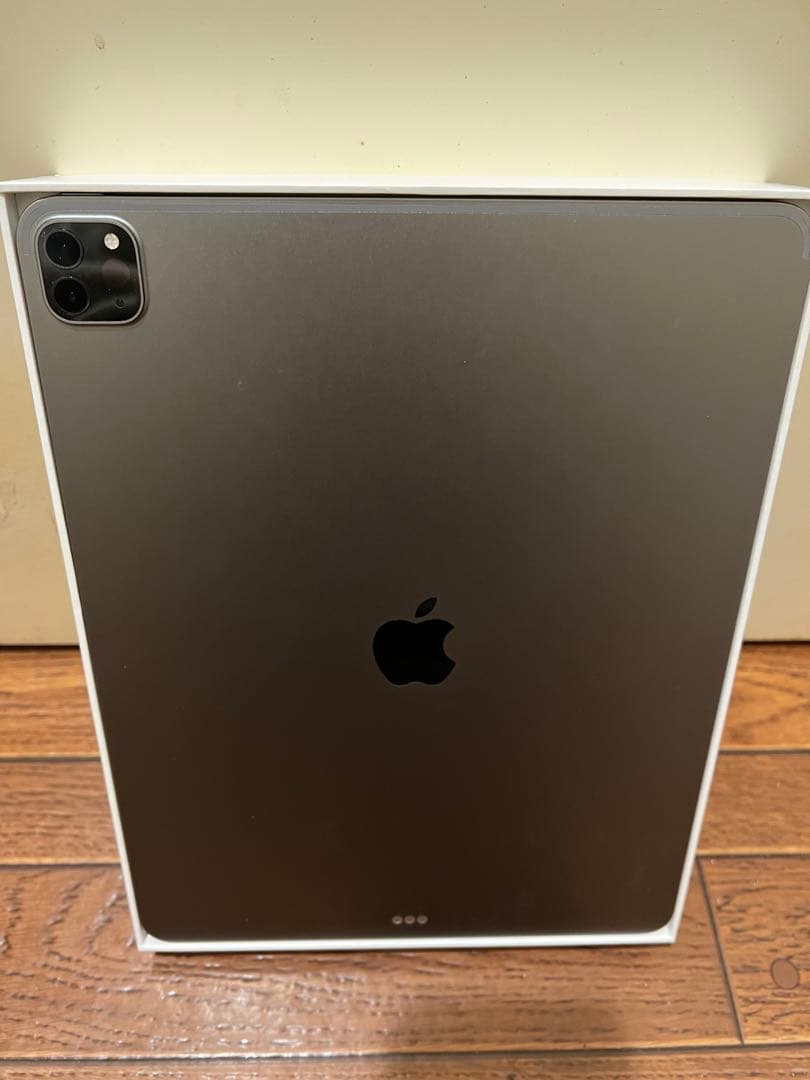 も*ゃ様 美品！iPad Pro 12.9 256 M2 最大容量100%！送料