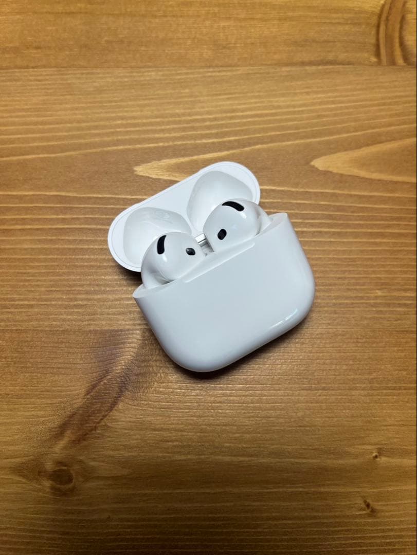 AirPods 4世代 ノイズキャンセリング搭載 モデル ケース付き