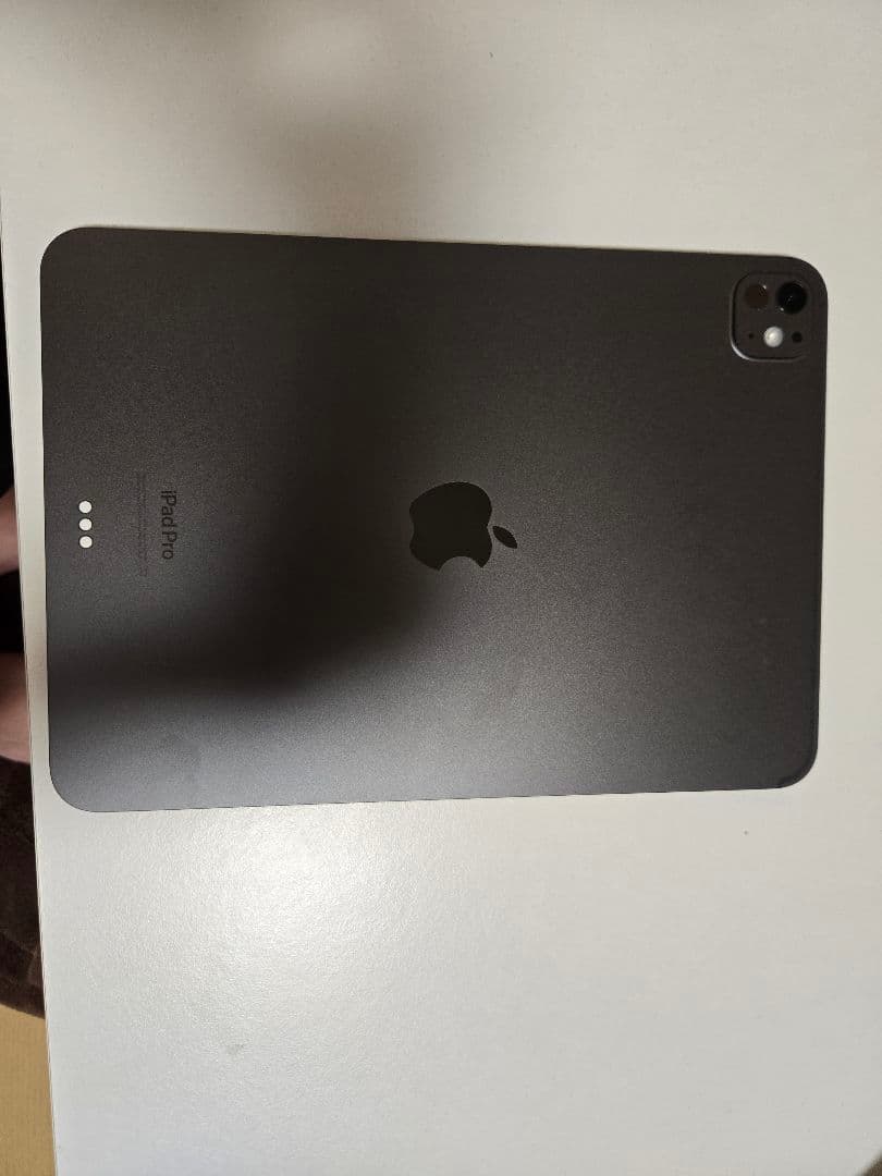 iPad Pro M4 11インチ スペースグレー　割れ有り