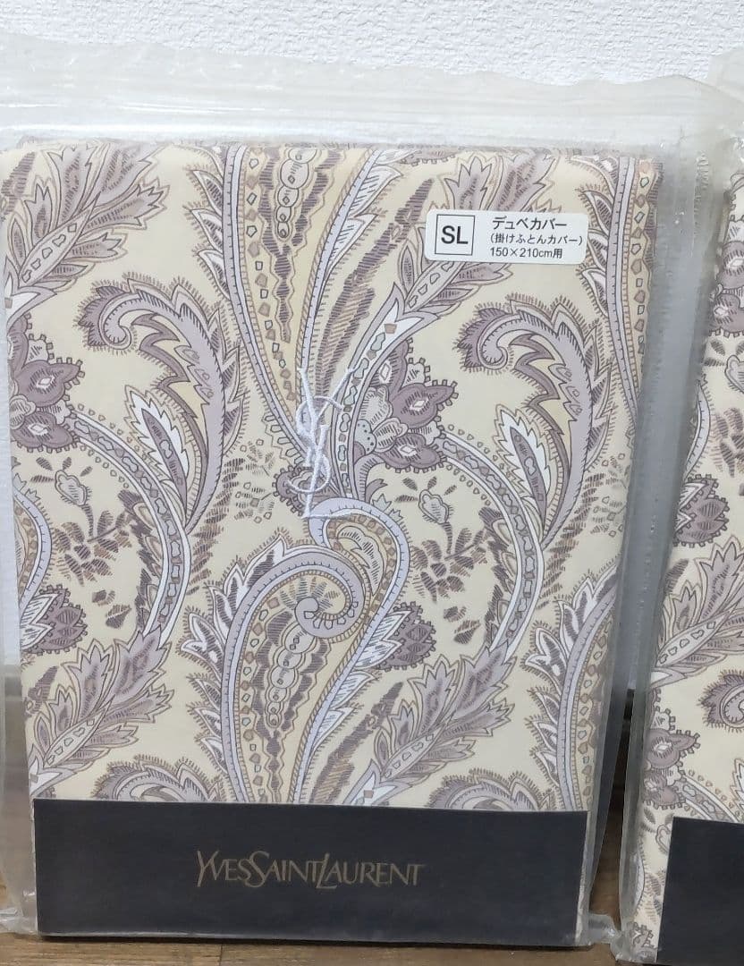 ほたる　新品未使用Yves Saint Laurent ペイズリーふとんカ