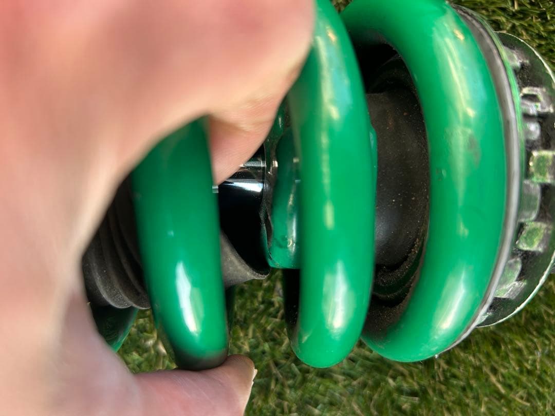 切れ痔  200系クラウンTEIN サスペンションキット 4本セット