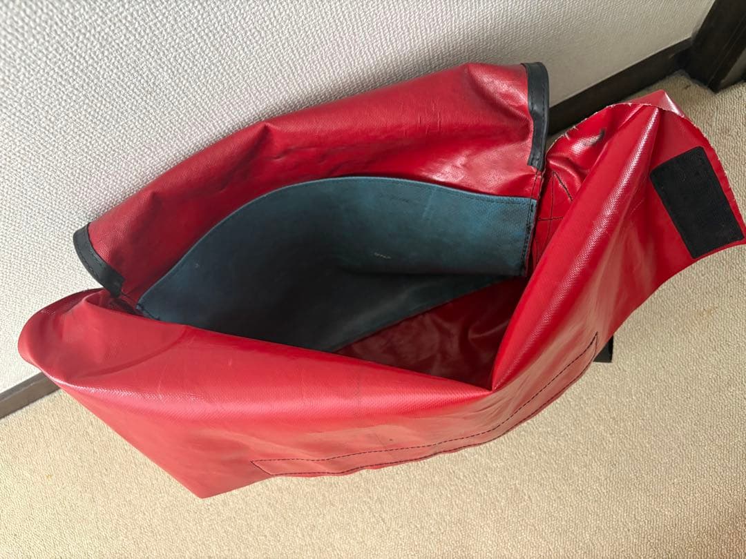 FREITAG メッセンジャーバッグ 赤/黒