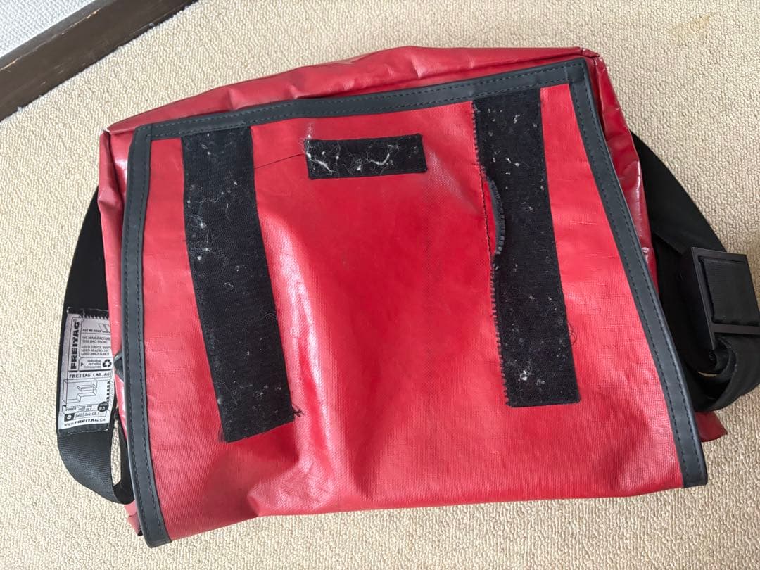 FREITAG メッセンジャーバッグ 赤/黒