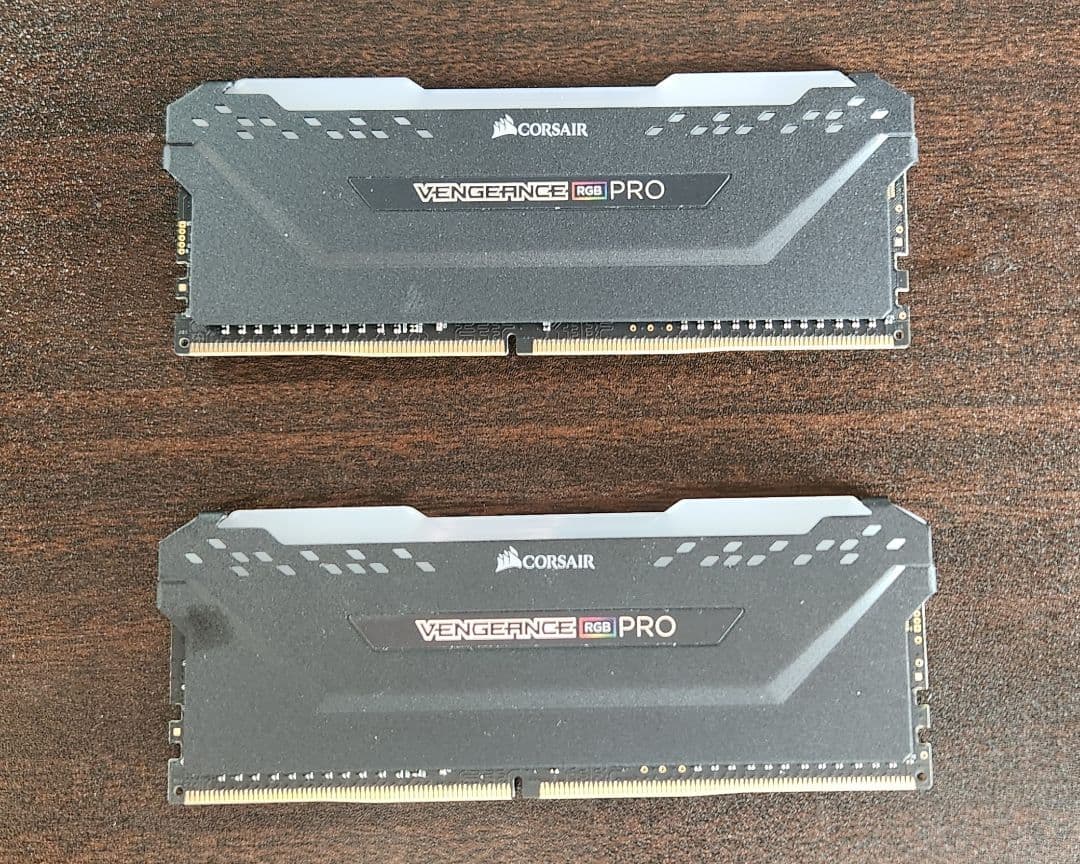 メモリー CORSAIR VENGEANCE RGB PRO 16GB