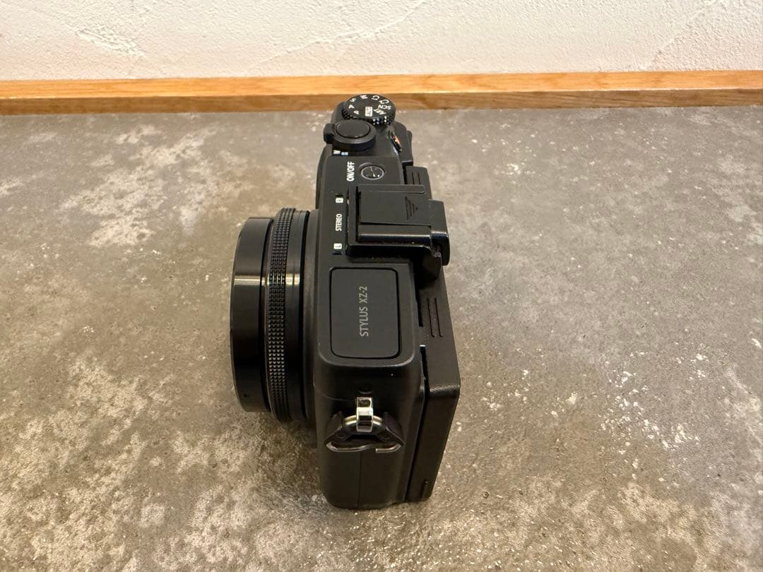 OLYMPUS STYLUS XZ2 コンパクトデジタルカメラ