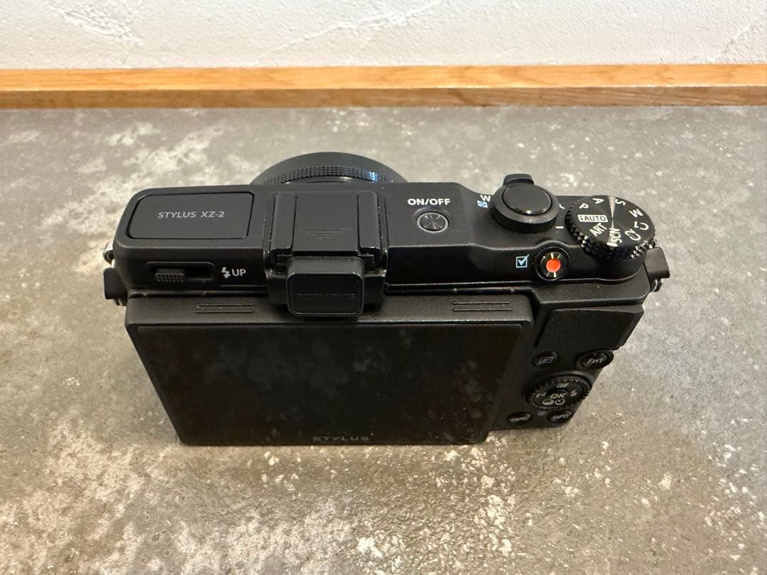 OLYMPUS STYLUS XZ2 コンパクトデジタルカメラ