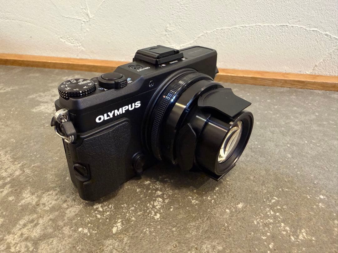 OLYMPUS STYLUS XZ2 コンパクトデジタルカメラ