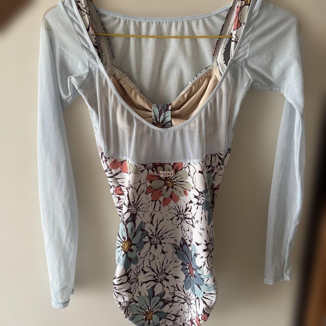 バレエstinaレオタード　長袖　新品紺色プルオンスカート付き