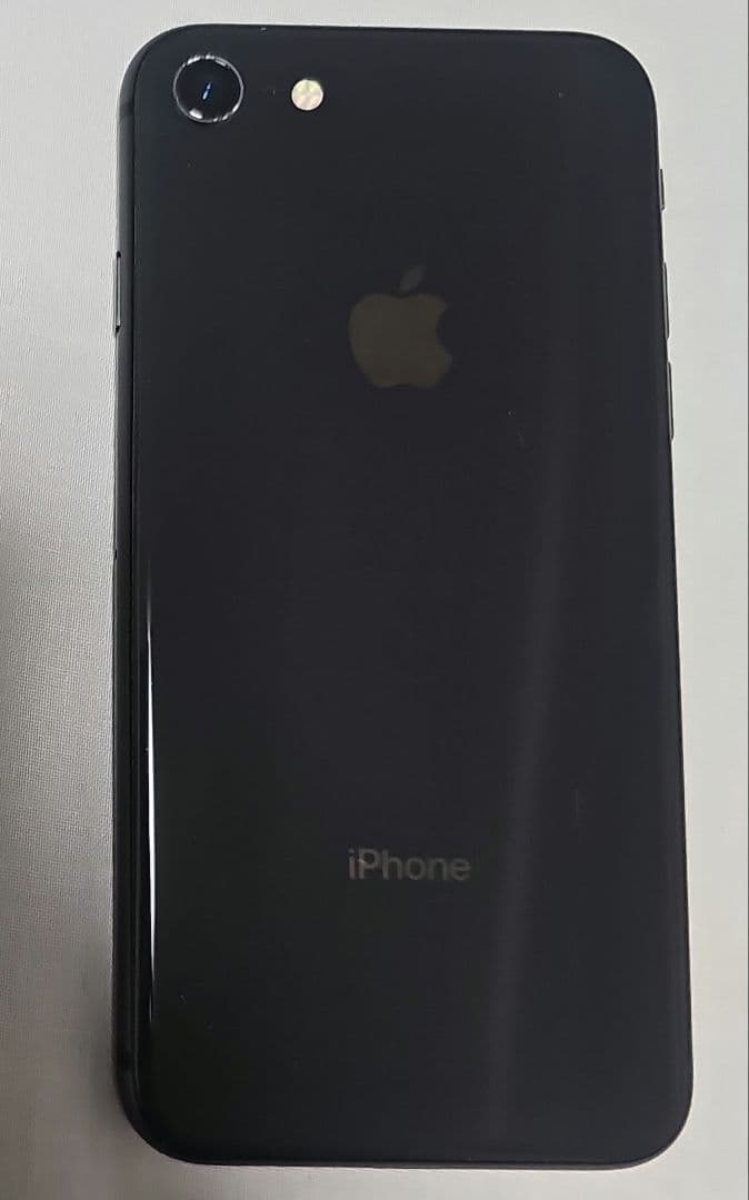 Apple iPhone8 64GB　本体