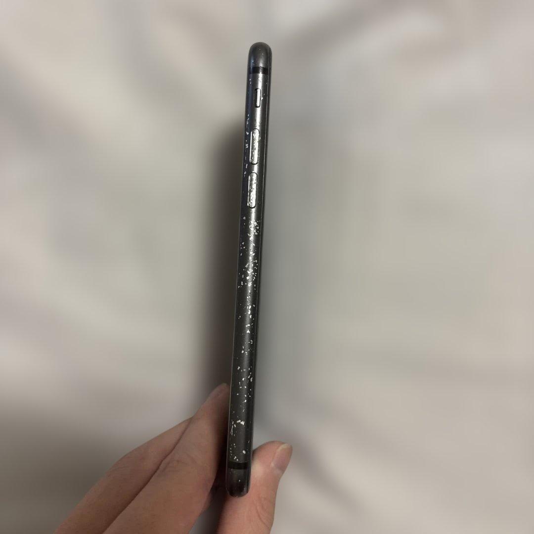 iPhone8 本体 SiM抜き済