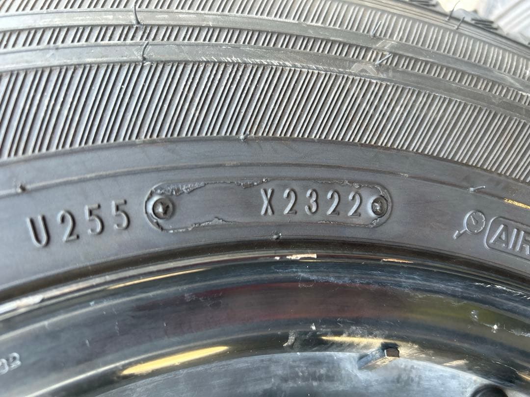 Satoshi様用 ハイエース用 2022年製 スタッドレスタイヤ 4本セット