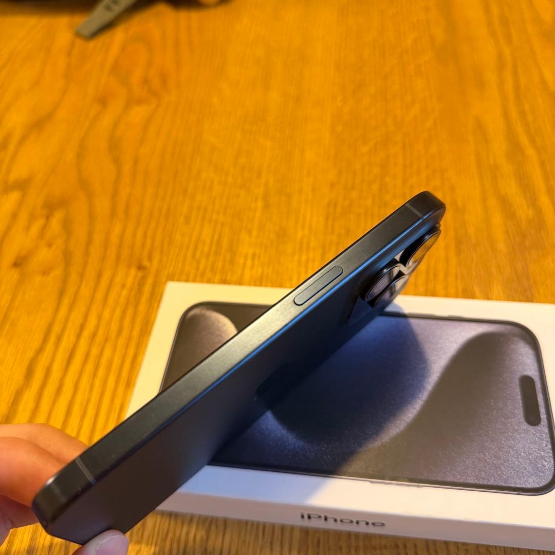 【極美品】Apple iPhone 15 Pro ブルーチタニウム 本体