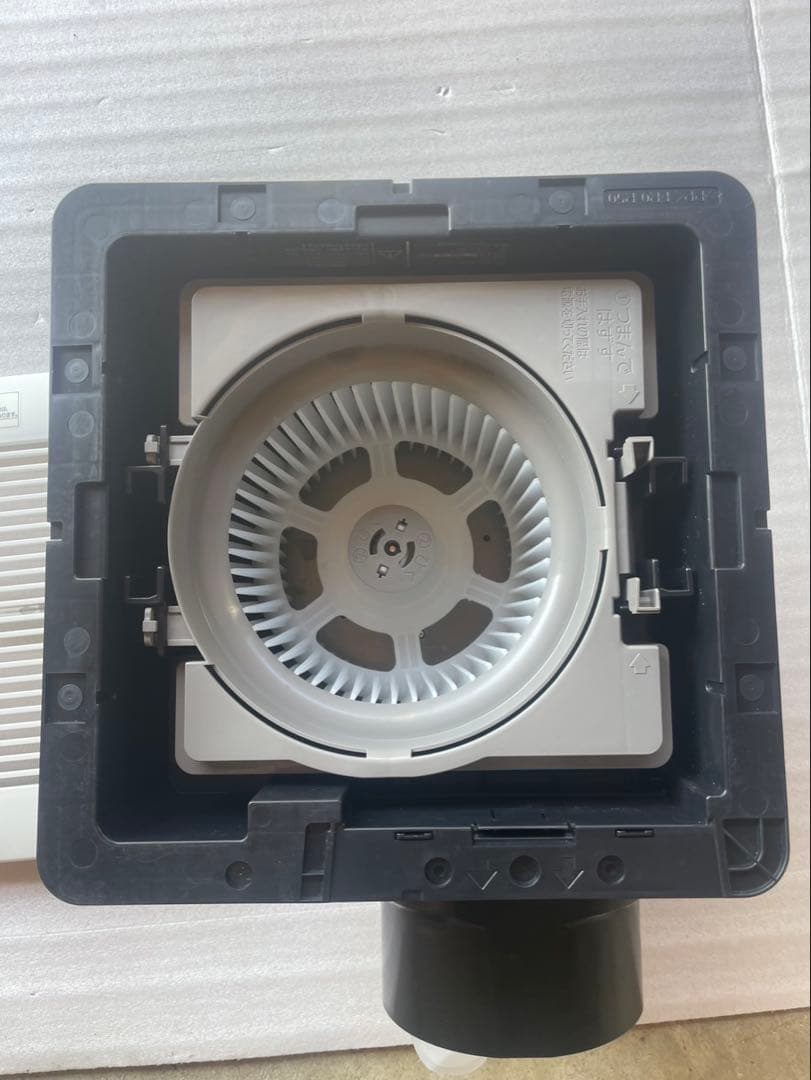 未使用Panasonic 天井埋込形換気扇 FY-27C7