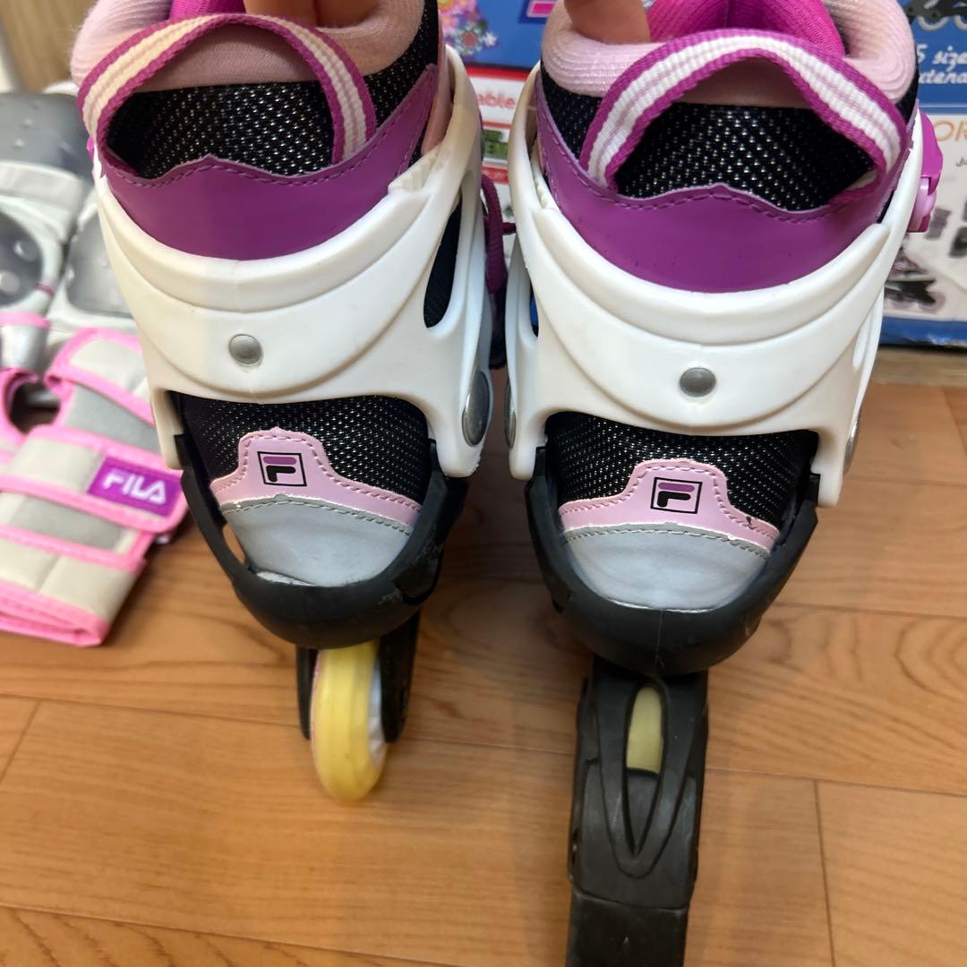 FILA スケーティングキット　ローラーブレード22.5〜25.5㎝美品
