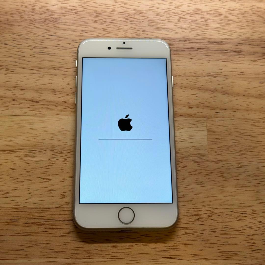 iPhone 8 64GB シルバー SIMフリー (本体のみ)