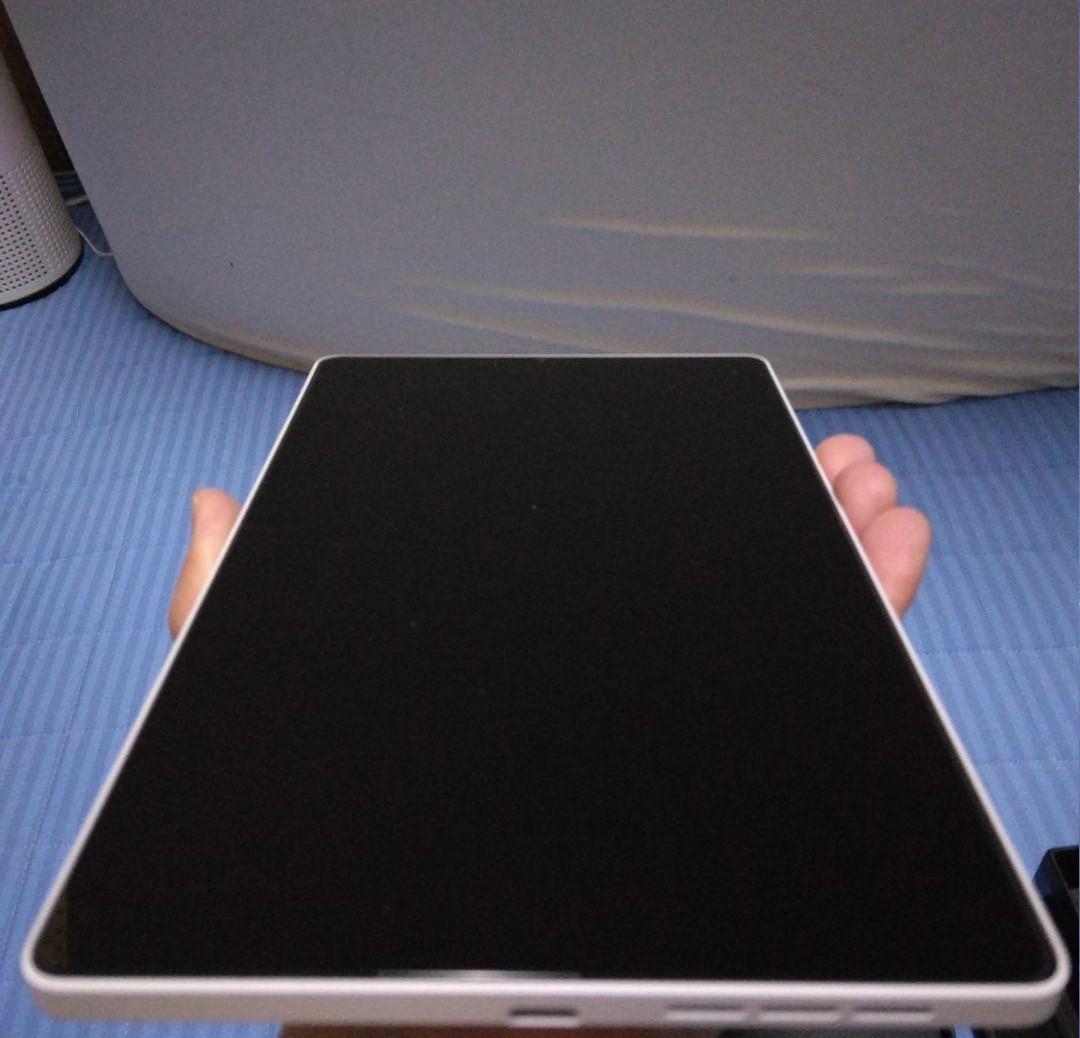 高性能ゲーミングタブレット！Lenovo Legion Y700 Gen4！白色