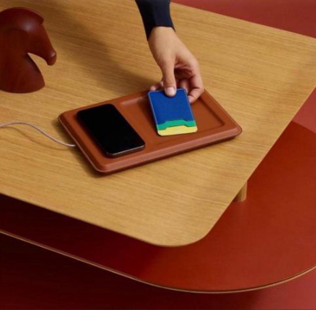 HERMES エルメス　ヴィド・ポッシュ ワイヤレス充電器 《ヴォルトH》