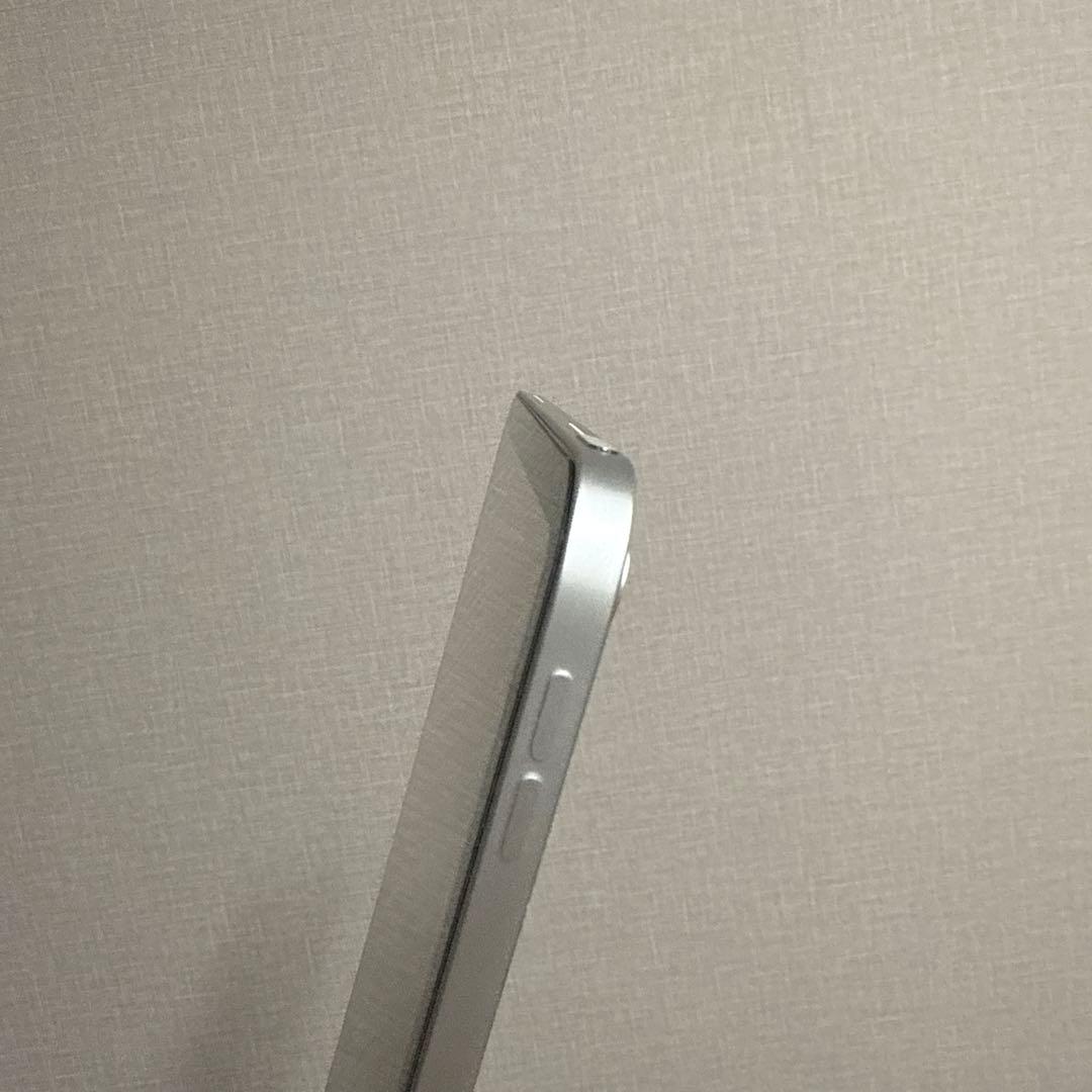 iPad 10世代 シルバー iPad 本体 薄型