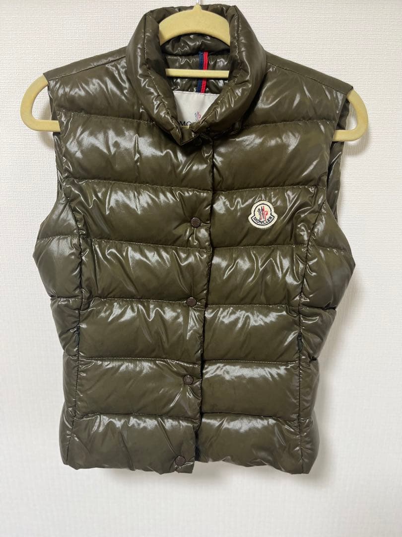 モンクレール ダウンベスト