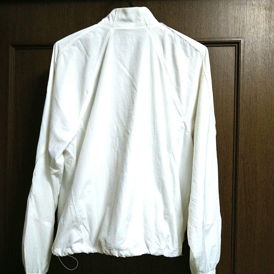 ルルレモン ウィンドブレーカー