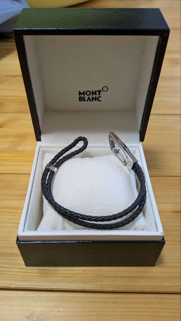 MONT BLANC 黒レザーブレスレット