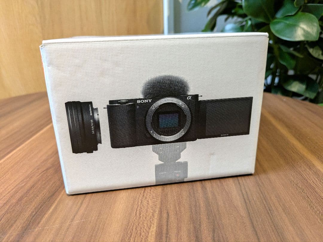 【極美品】SONY ZV-E10 一眼レフカメラ 4K【シャッター回数2回】