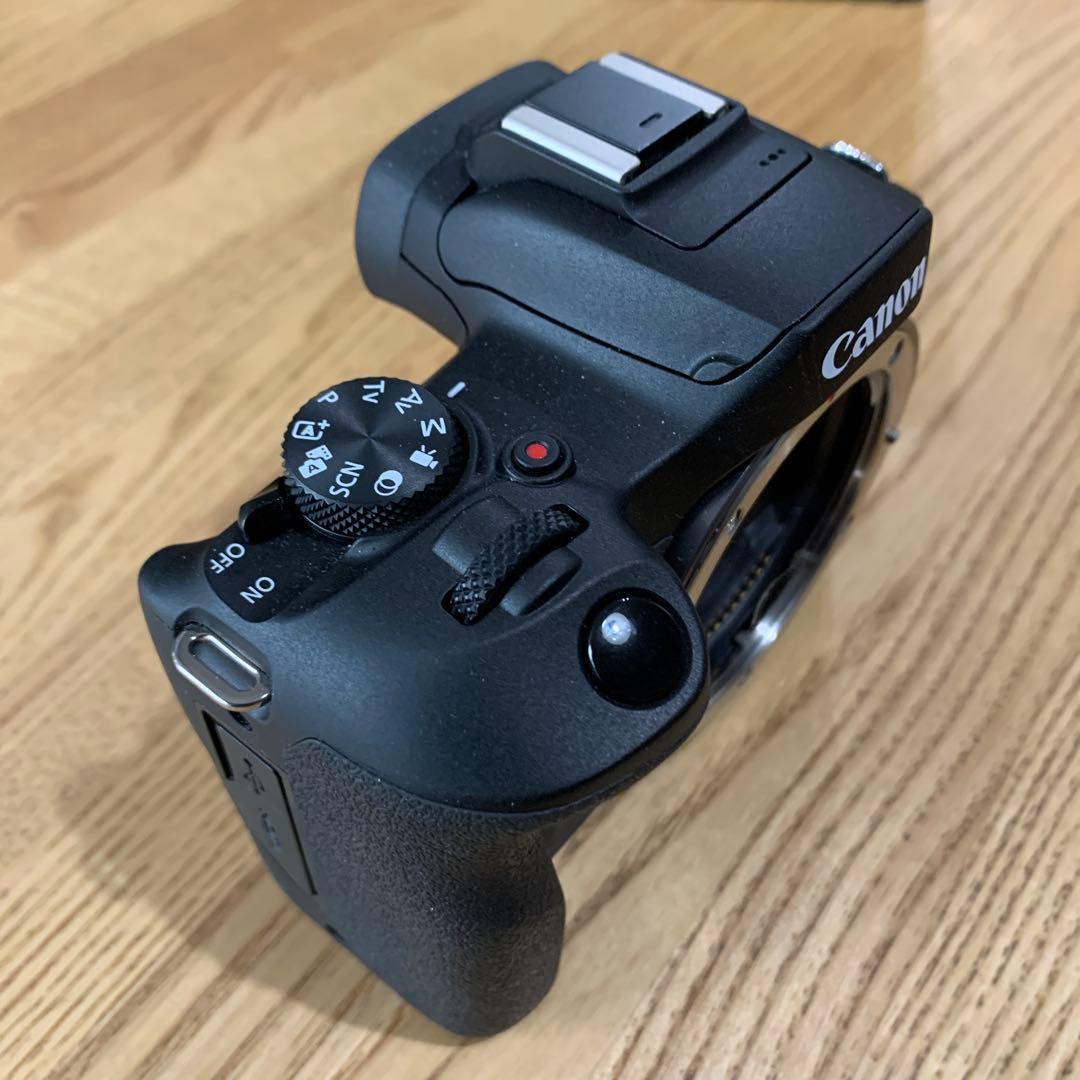 Canon EOS R100 ボディ