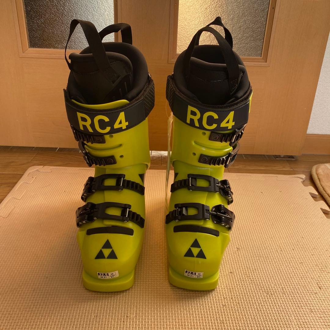 【新品・未使用】FISCHER RC4 PODIUM LT70 22.5cm