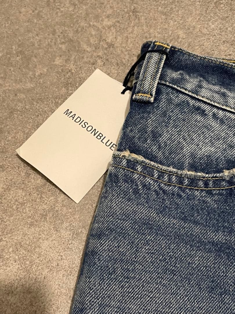 未使用　MADISONBLUE フレアデニムパンツ　S