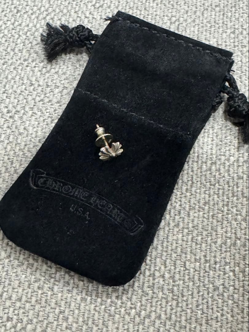 CHROME HEARTSクロムハーツ スタッドピアス キャッチ付き