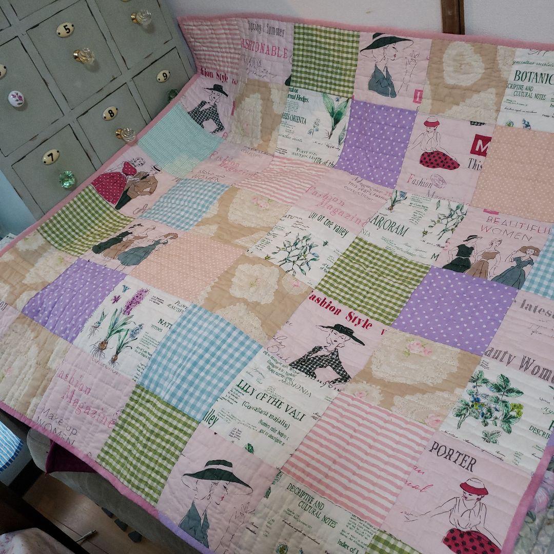 ❣️パッチワークキルト❣️リバーシブル　バラ　水玉　チェック