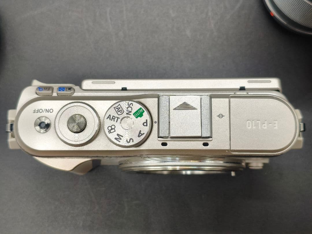 OLYMPUS PEN E-PL10 ホワイト　ダブルズームキット