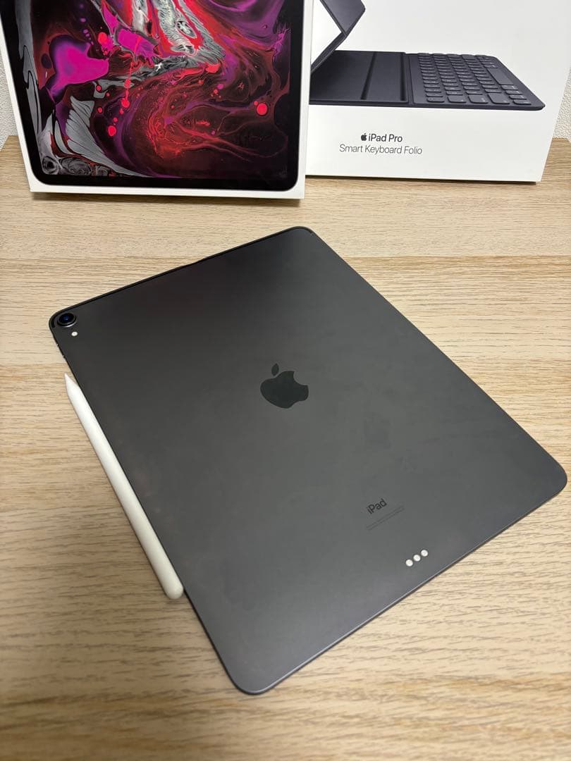 iPad Pro 12.9インチ（第3世代）+ 純正ペン + 純正キーボード