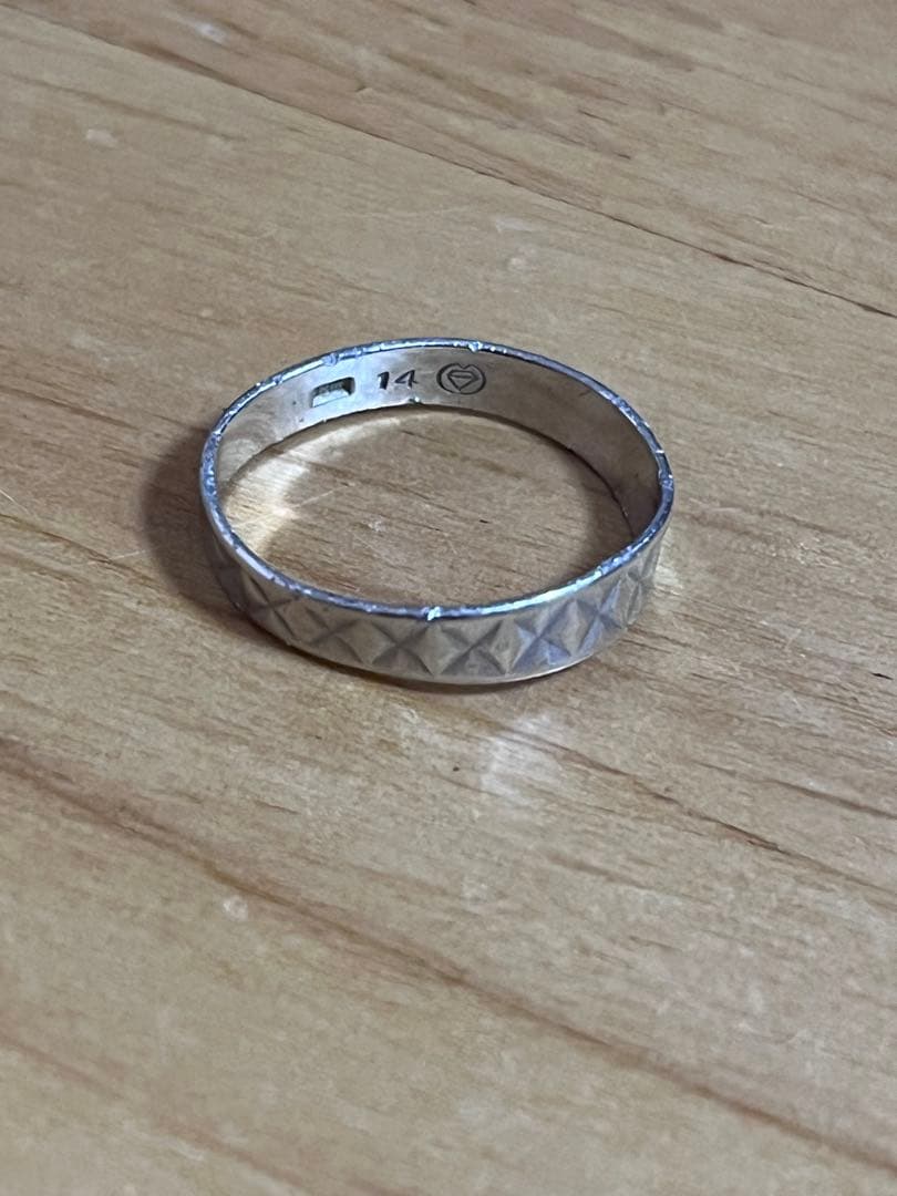 リ*ボ様 pm 指輪　プラチナ？
