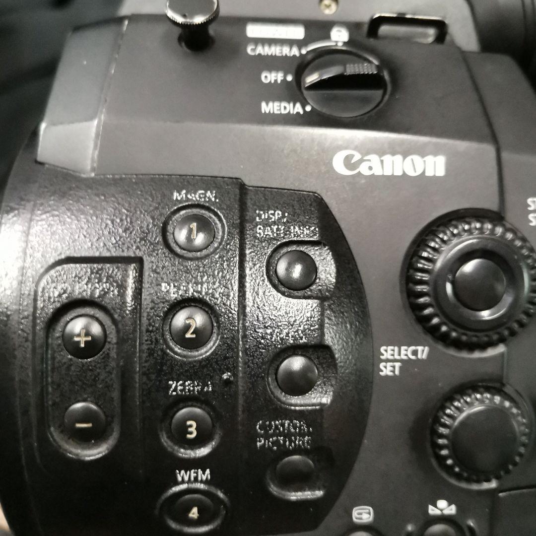 EOS C300 中古品　バッテリー付属しません