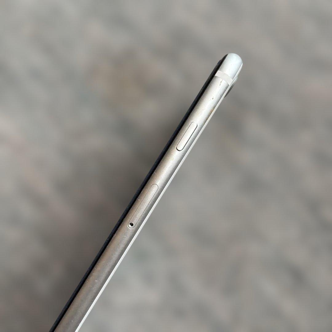 Apple iPhoneSE2. ホワイト 本体 ジャンク品