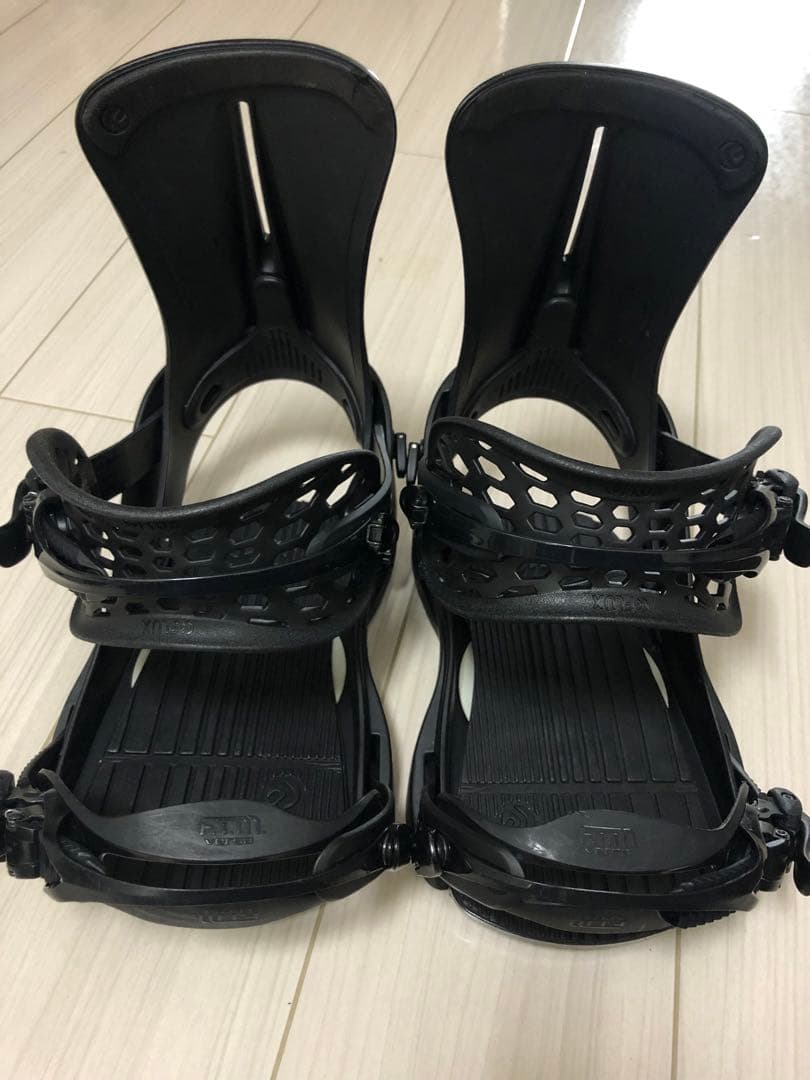 FLUX XF17-18スノーボードビンディング