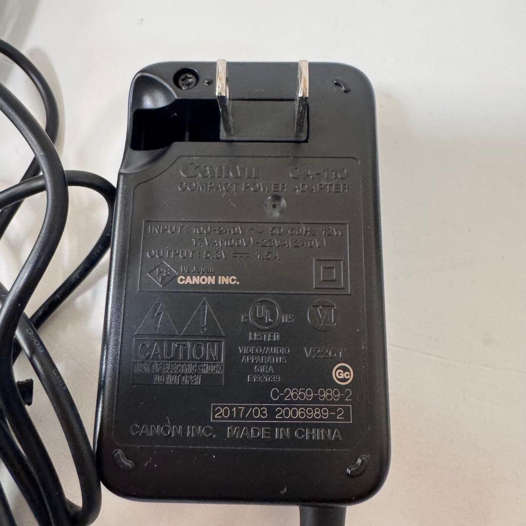 【美品】Canon　iVIS HF R800　ホワイト　SDカード付き