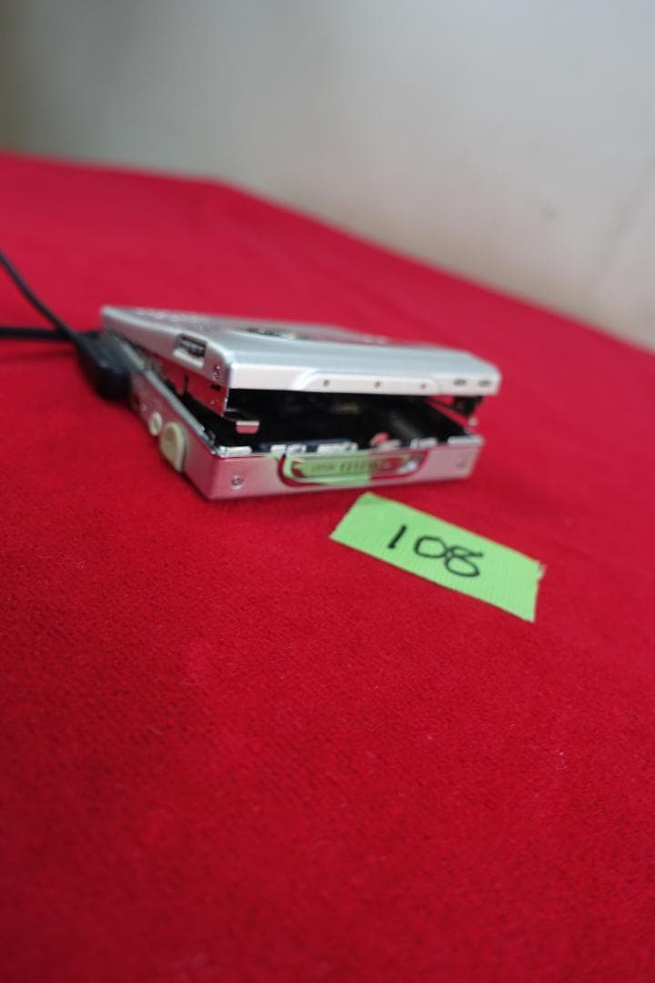 108：SONY　MZ-N920　ポータブルMDプレーヤー　ジャンク品