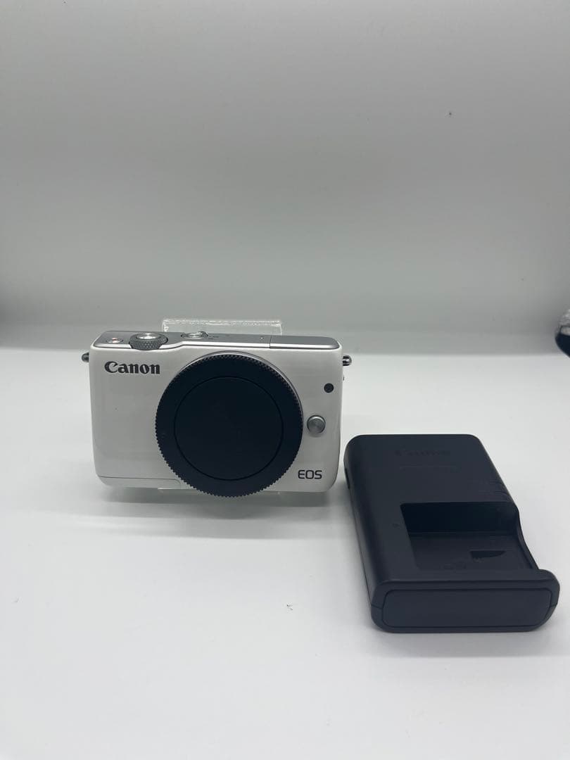 Canon EOS M10 ホワイトミラーレス一眼