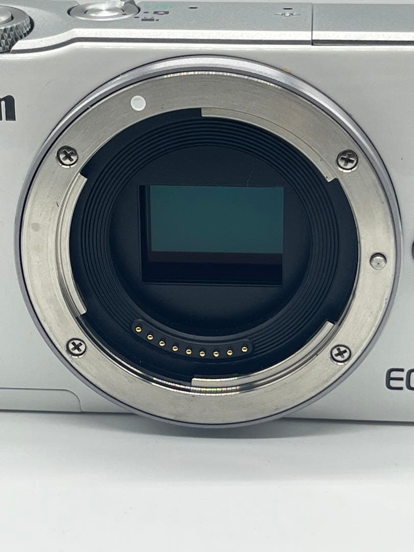 Canon EOS M10 ホワイトミラーレス一眼