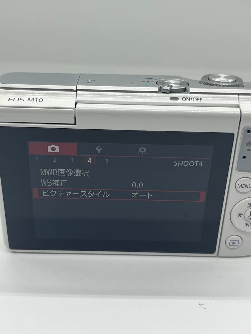Canon EOS M10 ホワイトミラーレス一眼