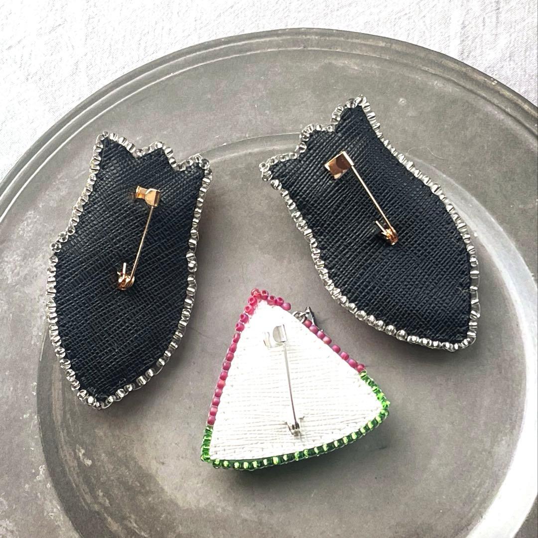 タケコブター ビーズ刺繍ブローチ ハンドメイドアクセサリー