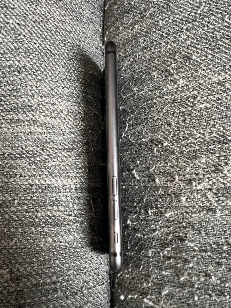 【美品】iPhone8本体バッテリー82%