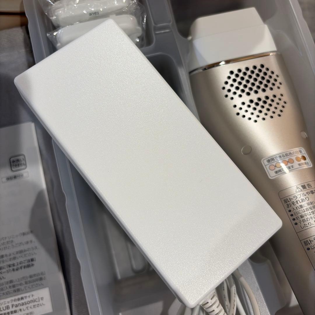 Panasonic 脱毛器 ES-CWP97 光美容器　光エステ　パナソニック