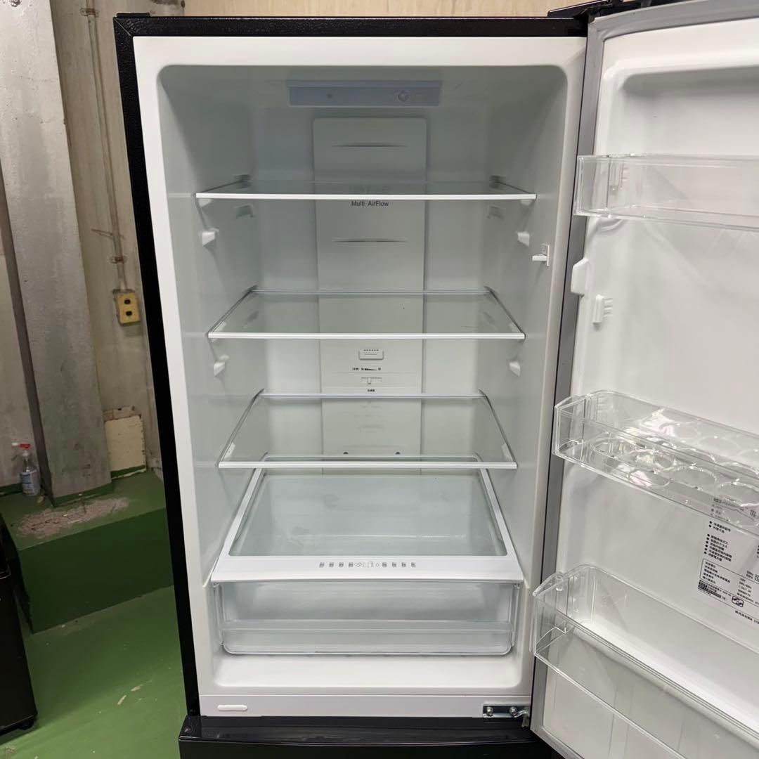 164 大きめサイズ冷蔵庫231L 200L強　小型　一人暮らし　同棲　保証込み