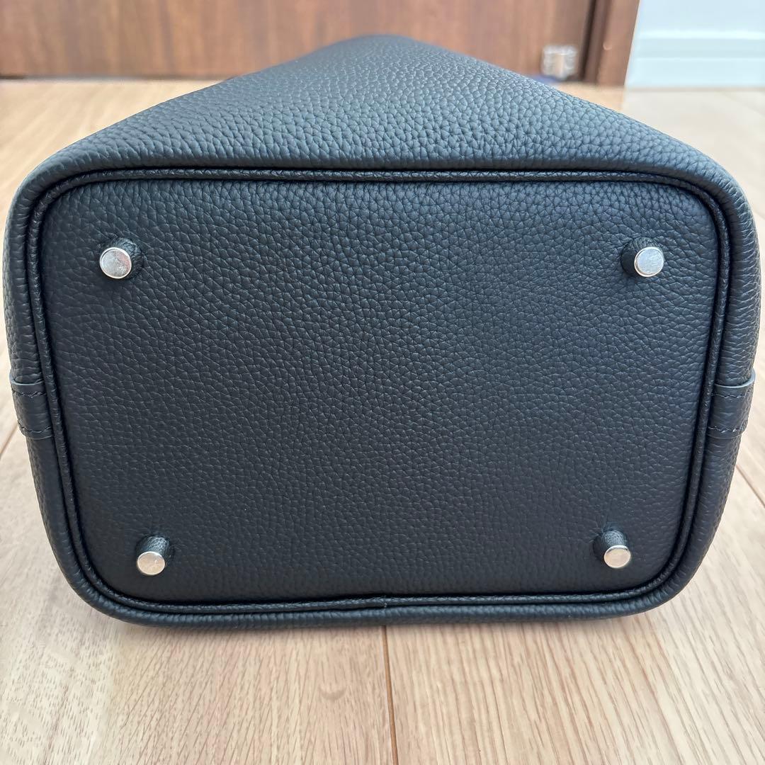 美品　本革　バッグインバッグ付きハンドバッグ　キューブバッグ　ピコタン